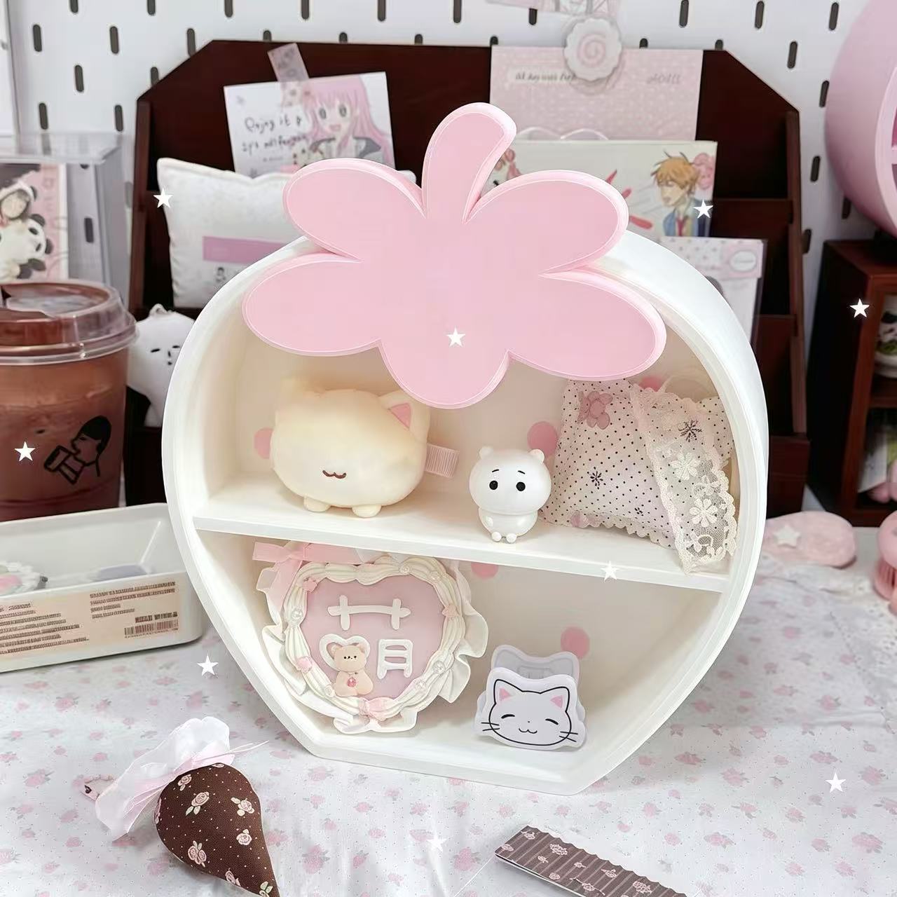 Desk Setup Girly - Rak Penyimpanan Boneka Stroberi 3D yang